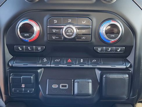 Used 2022 GMC Sierra 1500 AT4 w/ AT4 Preferred Package image 16