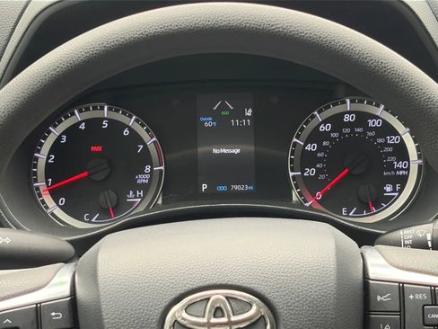 Used 2021 Toyota Highlander L AWD/4WD image 32