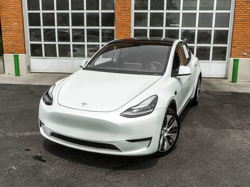 Used 2020 Tesla Model Y Long Range AWD/4WD image 2