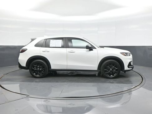 Used 2024 Honda HR-V Sport image 8