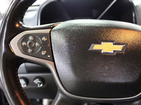 Used 2021 Chevrolet Colorado Z71 w/ Z71 Midnight Edition AWD/4WD image 18