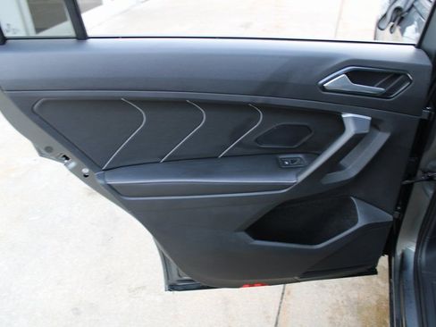 Certified 2024 Volkswagen Tiguan SE R-Line image 22