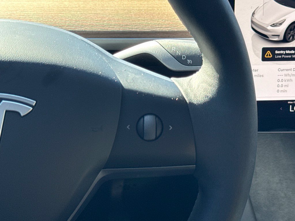 Used 2025 Tesla Model Y Long Range AWD/4WD image 15