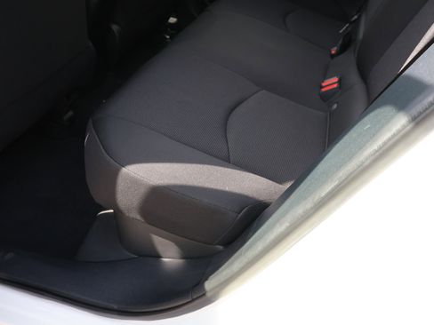 Used 2021 Toyota Prius L Eco FWD image 20