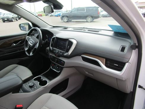 Used 2021 GMC Terrain SLE w/ Driver Convenience Package AWD/4WD image 16