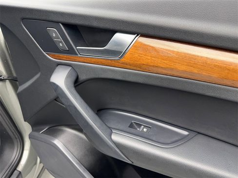 Used 2023 Audi Q5 2.0T Premium w/ Convenience Package image 50