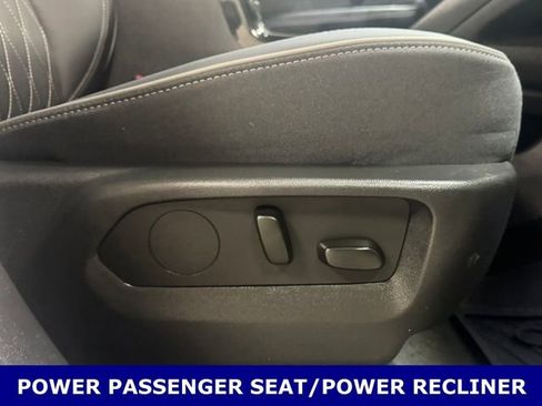 Used 2023 Buick Envision Avenir image 42