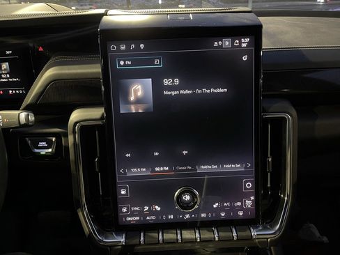 Used 2025 GMC Yukon Elevation w/ LPO, Floor Liner Package image 12