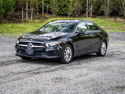 Used 2019 Mercedes-Benz A 220 4MATIC image 1