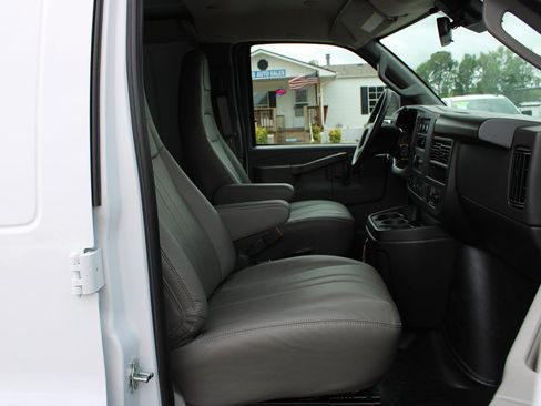 Used 2025 Chevrolet Express 3500 Extended w/ Driver Convenience Package RWD image 23