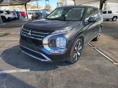 Used 2025 Mitsubishi Outlander SE