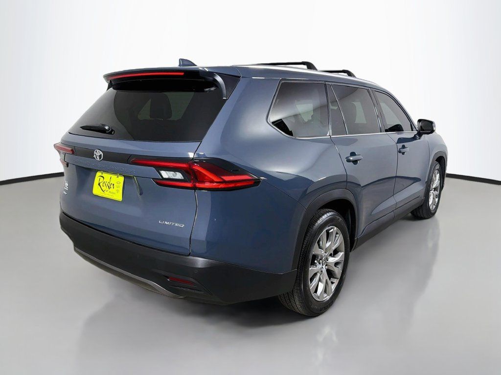 Used 2025 Toyota Grand Highlander AWD image 6