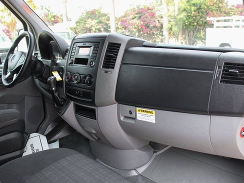 Used 2016 Mercedes-Benz Sprinter 2500 image 34