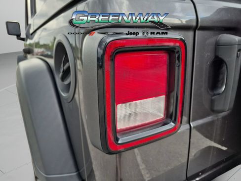 Used 2022 Jeep Wrangler Unlimited Sport AWD/4WD image 26