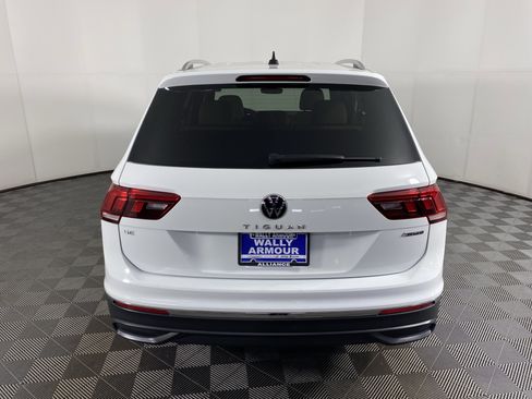 Used 2022 Volkswagen Tiguan SE AWD/4WD image 8