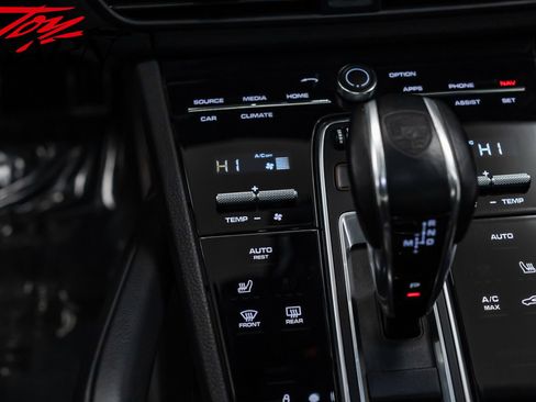 Used 2022 Porsche Cayenne S image 39