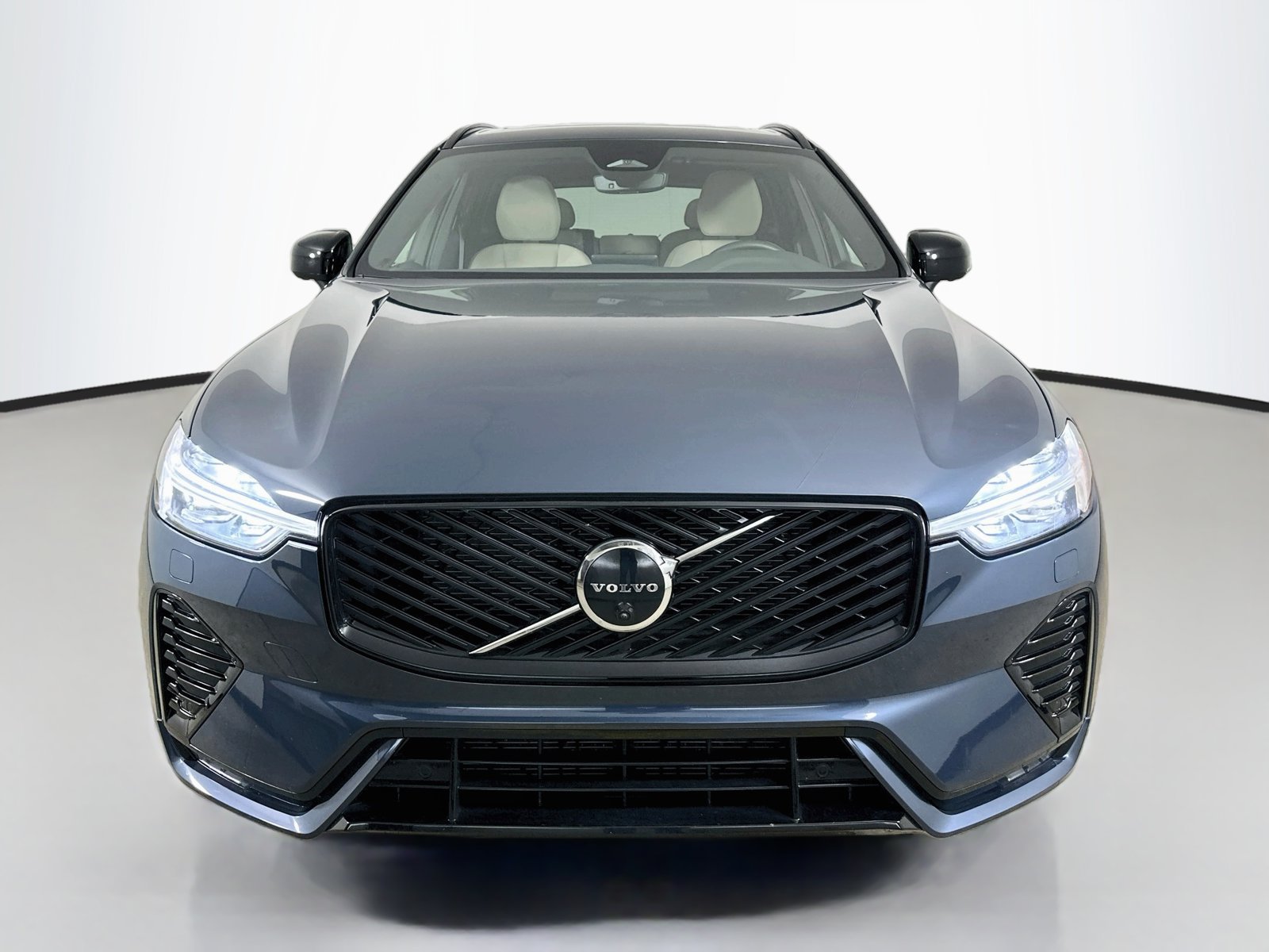 Certified 2026 Volvo XC60 B5 Plus w/ Protection Package Premier AWD/4WD image 2