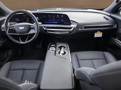 Used 2024 Cadillac Lyriq Sport image 18