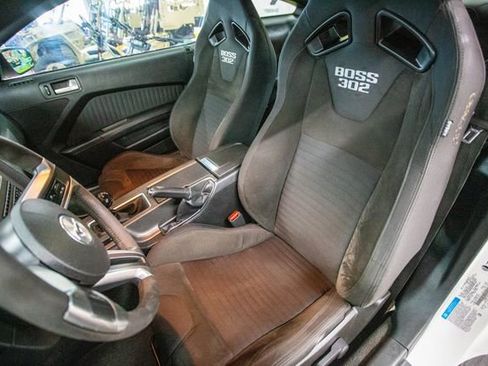 Used 2012 Ford Mustang Boss 302 w/ Boss 302 Accessory Pkg image 4