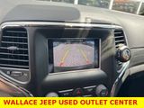 Used 2020 Jeep Grand Cherokee Laredo image 3
