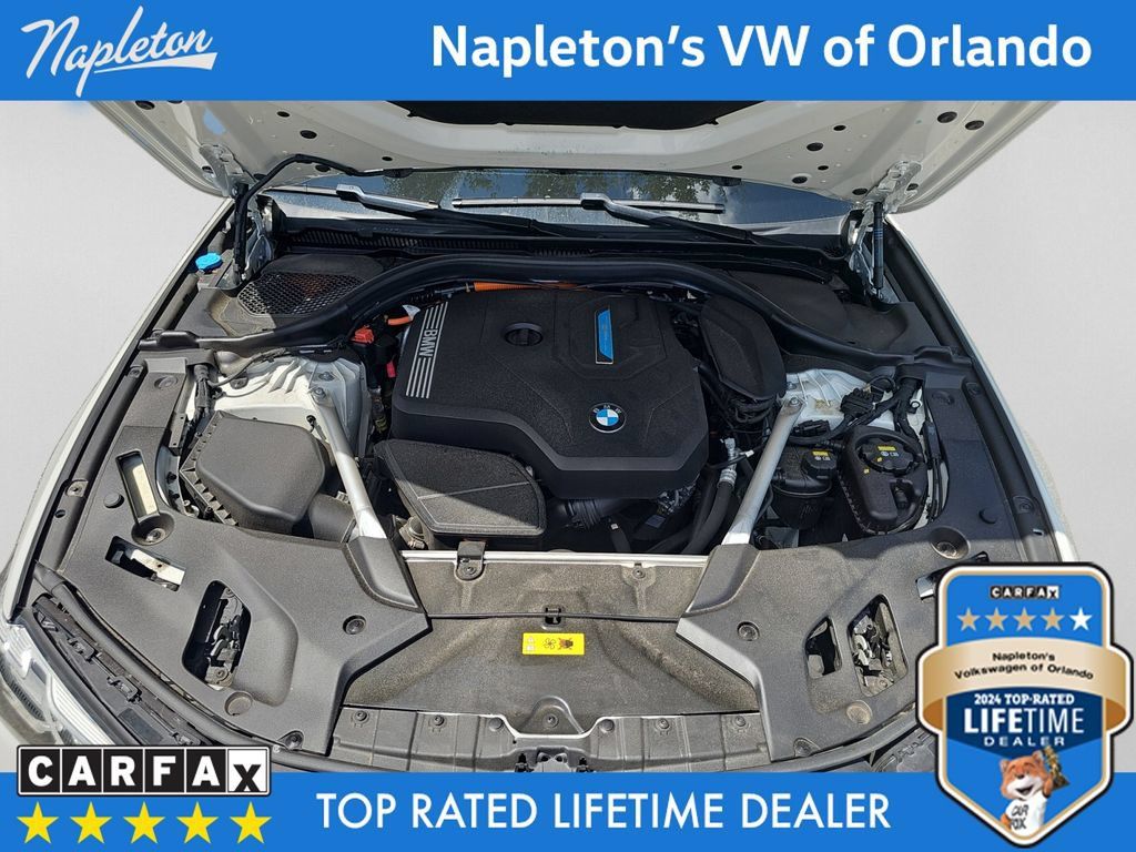 Used 2022 BMW 530e w/ M Sport Package RWD image 31