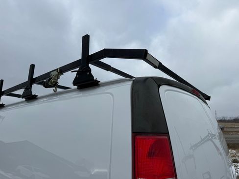 Used 2021 Chevrolet Express 2500 w/ Driver Convenience Package image 11