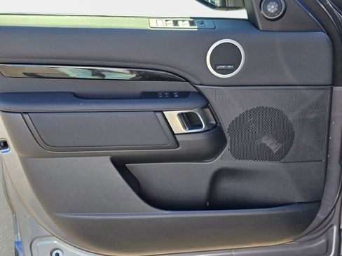 Certified 2025 Land Rover Discovery S AWD/4WD image 28