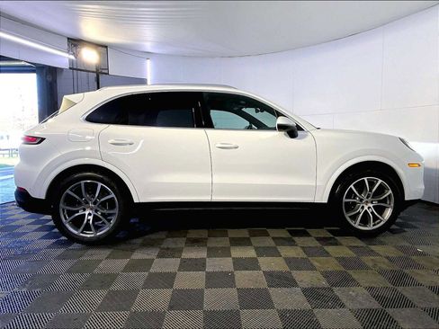 Certified 2026 Porsche Cayenne AWD/4WD image 8