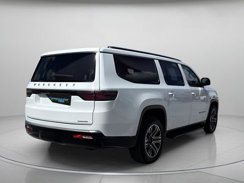 Used 2024 Jeep Wagoneer L Series II w/ Flexible Seating Group image 3