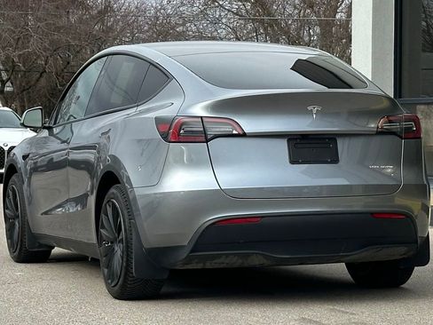 Used 2024 Tesla Model Y Long Range image 8