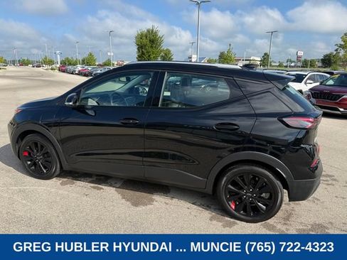 Used 2023 Chevrolet Bolt EUV LT w/ Convenience Package FWD image 7