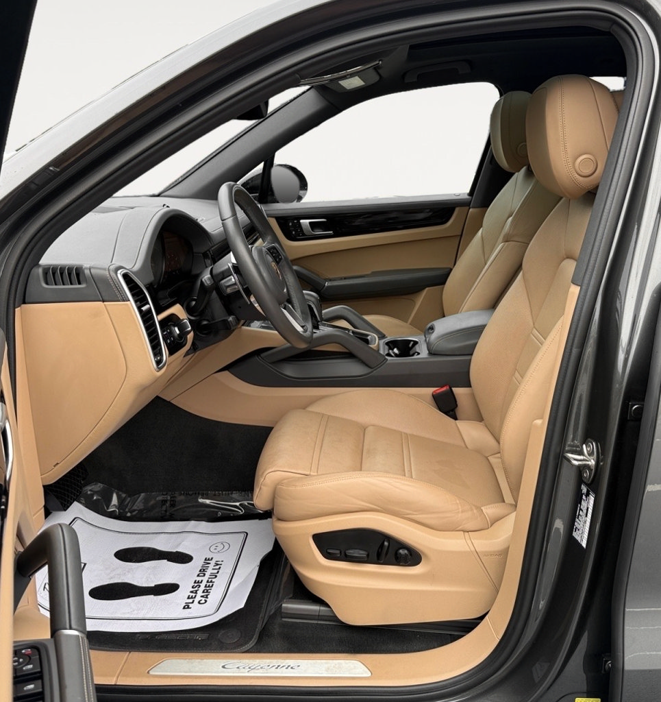 Used 2023 Porsche Cayenne AWD/4WD image 12
