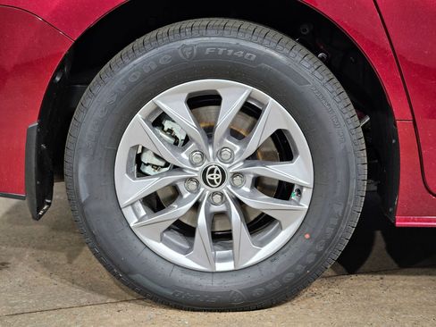 New 2026 Toyota Sienna XLE FWD image 23