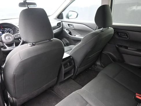 Used 2024 Nissan Rogue S FWD image 31