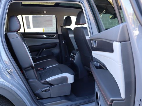 New 2026 Volkswagen Atlas Peak Edition image 26