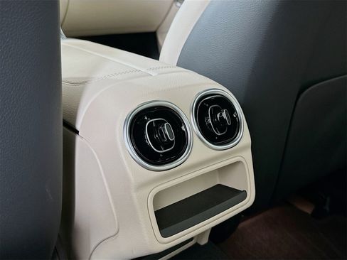 Used 2025 Mercedes-Benz C 300 Sedan image 28