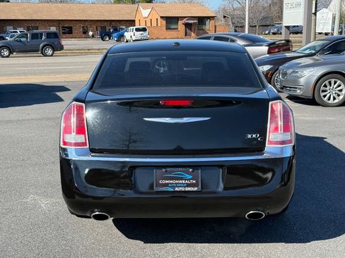 Used 2014 Chrysler 300 C RWD image 4