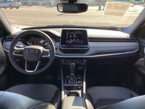 Used 2025 Jeep Compass Latitude w/ Convenience Group image 6