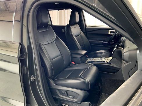 Used 2022 Ford Explorer ST w/ Equipment Group 401A RWD image 16