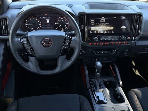Used 2025 Nissan Frontier PRO-4X w/ Pro Convenience Package image 12
