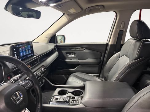 Used 2025 Honda Pilot Elite image 10