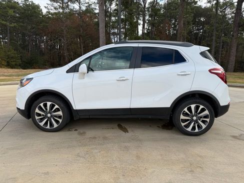 Used 2021 Buick Encore Preferred image 2
