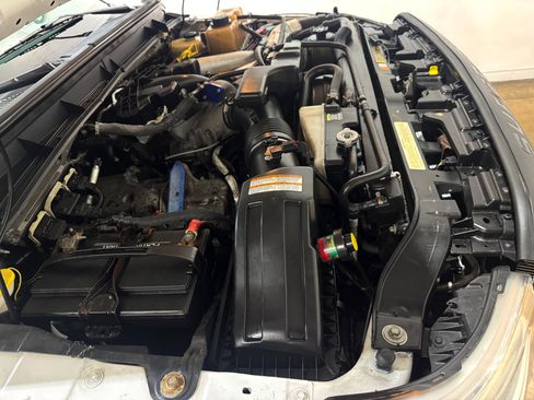 Used 2011 Ford F550 4x4 Crew Cab Super Duty w/ Payload Upgrade Pkg image 39