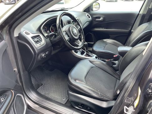 Used 2018 Jeep Compass Latitude w/ Popular Equipment Group image 12