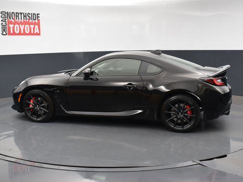 Used 2025 Toyota GR86 Premium w/ Performance Package image 2