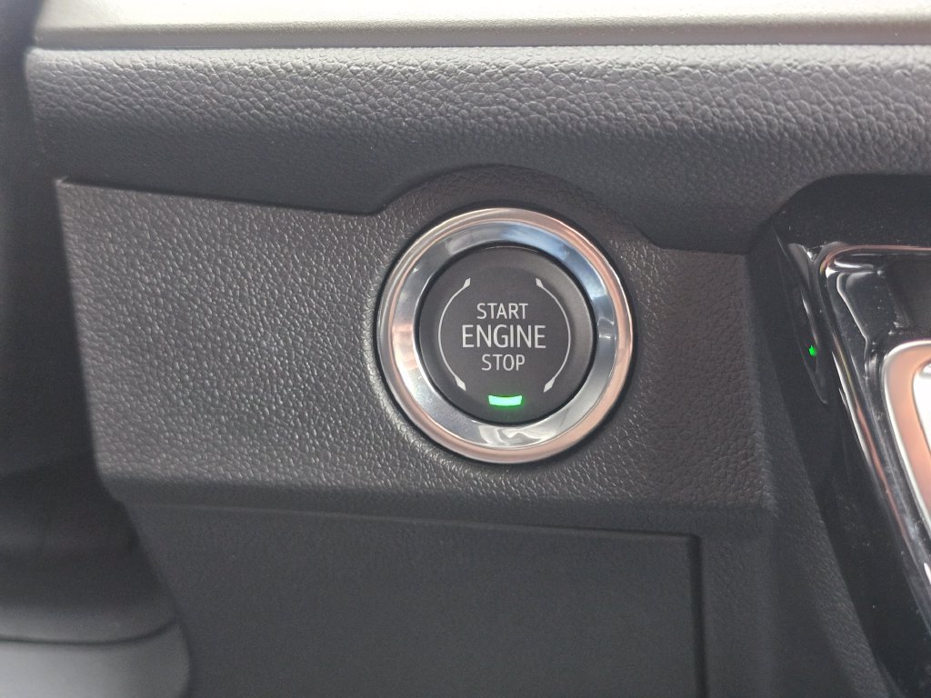 Used 2026 Chevrolet Traverse LT w/ Driver Confidence Package FWD image 39