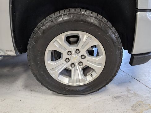 Used 2018 Chevrolet Silverado 1500 LT w/ All Star Edition image 13