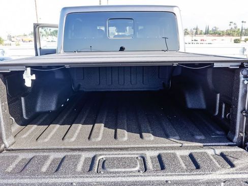 New 2025 Jeep Gladiator Sport w/ Premium Package image 27