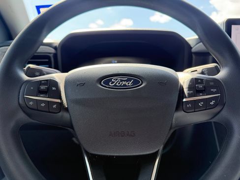 Used 2025 Ford Maverick XLT w/ Equipment Group 302A AWD/4WD image 9