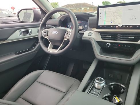 New 2026 Ford Explorer Active w/ Active Comfort Package AWD/4WD image 13